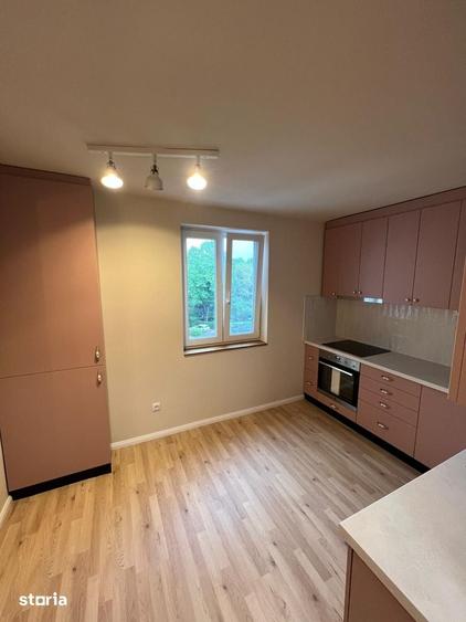 Apartament cu 3 camere decomandat în Burdea