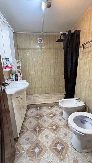 Apartament cu 2 camere decomandat în Micro IV