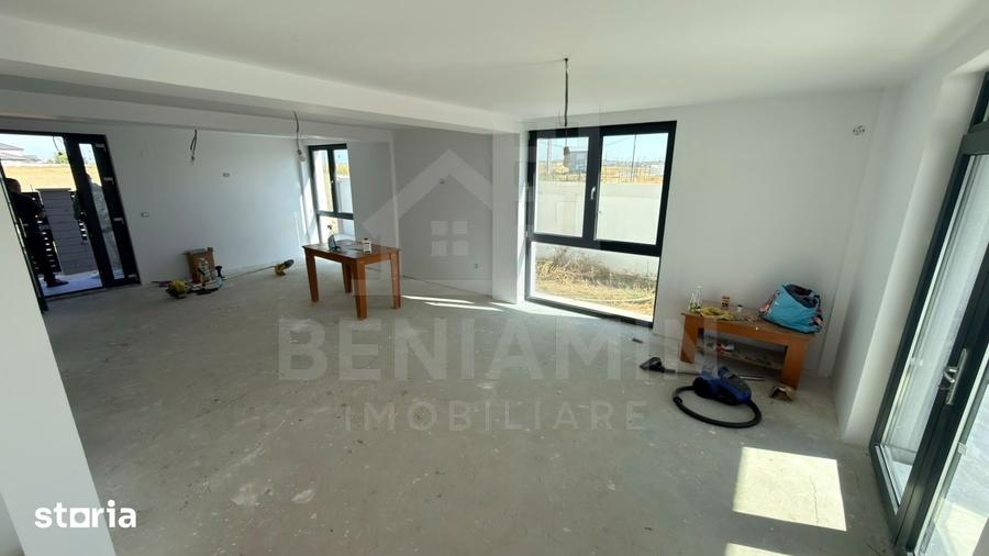 Casă cu 4 camere decomandat cu Teren 328 Mp în Șimnicu de Sus