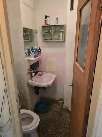 Apartament cu 3 camere semidecomandat în Lacul Tei