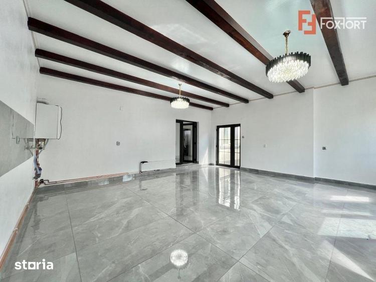 Casă cu 3 camere cu Teren 486 Mp în Plopi