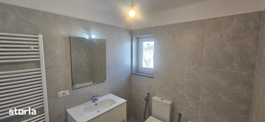 Casă cu 4 camere cu Teren 275 Mp în Ipotești