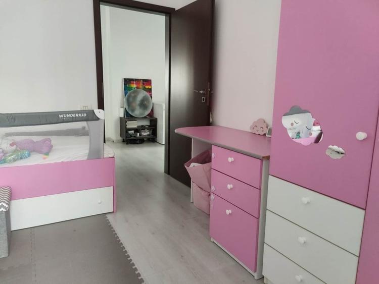 Apartament cu 4 camere decomandat în Pipera