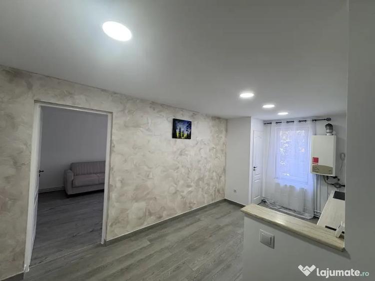Apartament cu 4 camere decomandat în Central