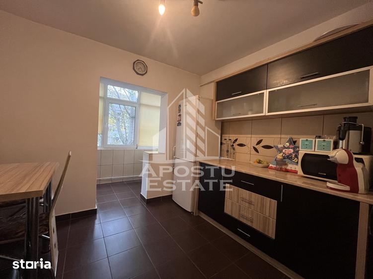Apartament cu 3 camere decomandat în Soarelui