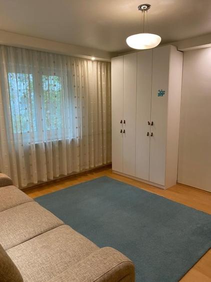 Apartament cu 2 camere semidecomandat, mobilat în Berceni