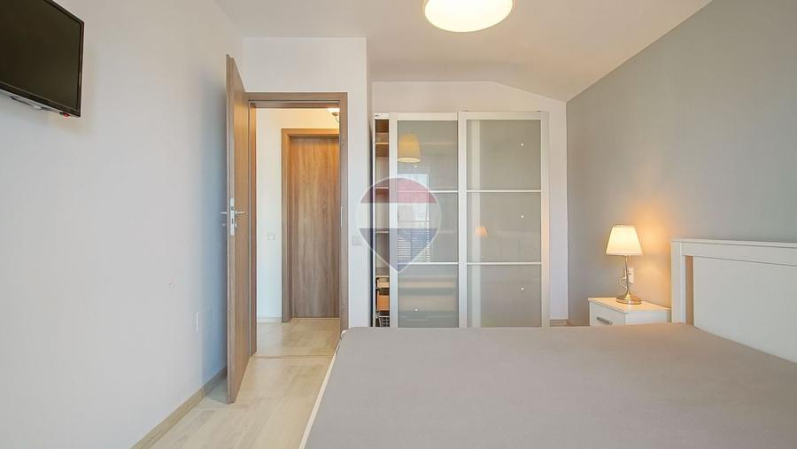 Apartament cu 2 camere decomandat în Tractorul