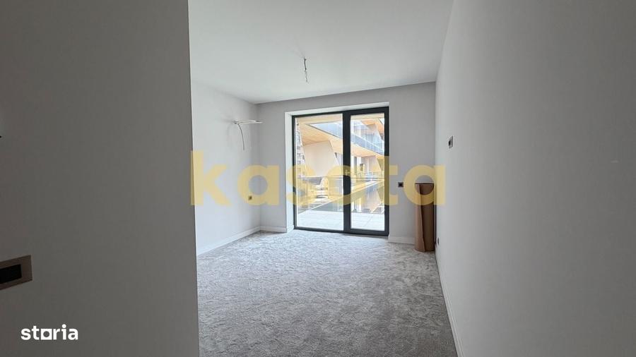 Apartament cu 4 camere în Iancu Nicolae