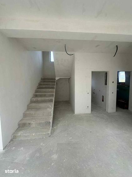 Casă cu 4 camere decomandat cu Teren 525 Mp în Central