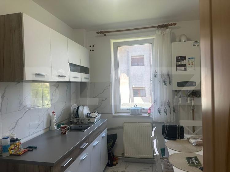 Apartament 2 camere, decomandat, zona centrala - 2