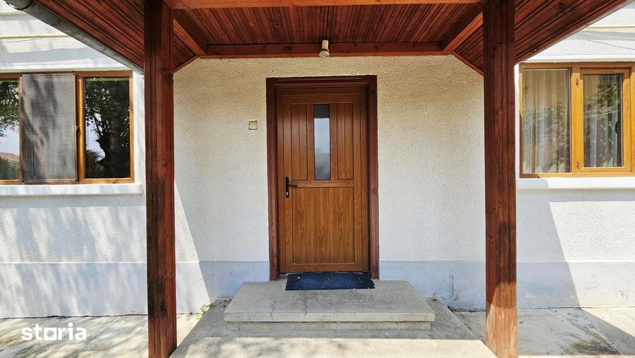 Casă cu 4 camere cu Teren 400 Mp în Central