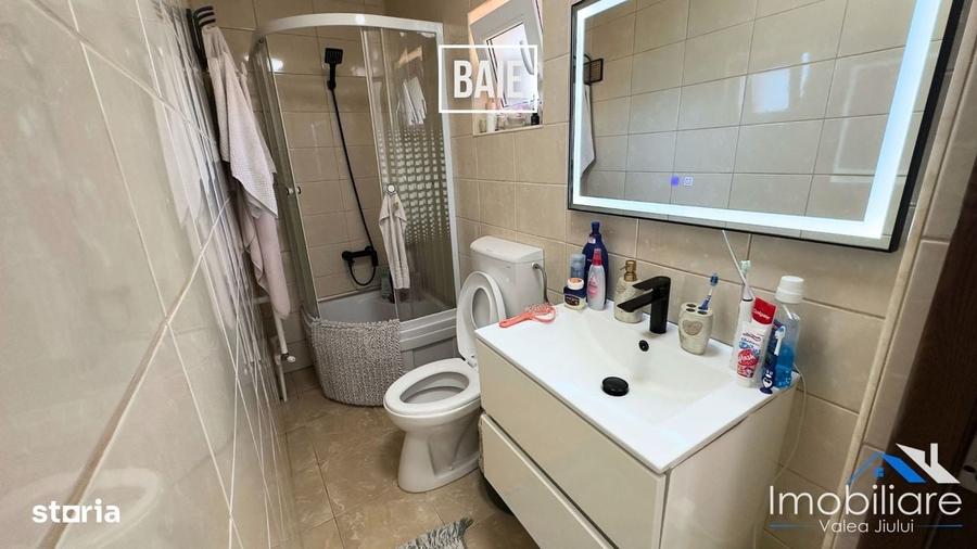 Casă cu 4 camere cu Teren 2700 Mp în Central