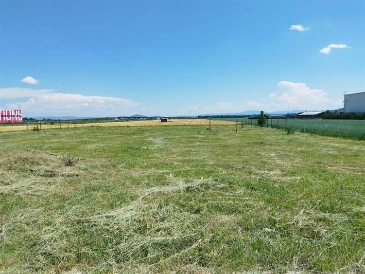 Teren Construcții intravilan de 25000 mp, în Central