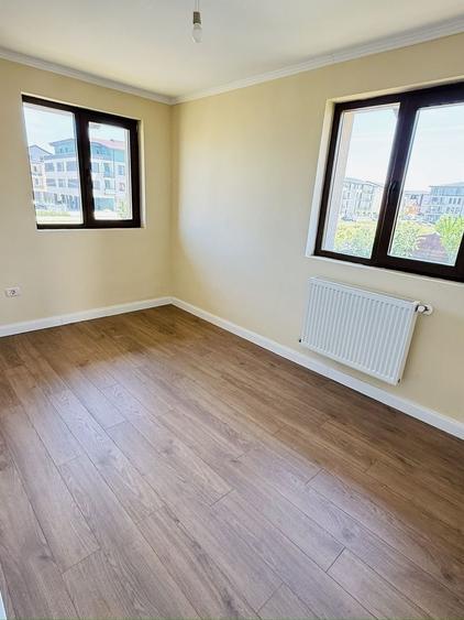 Duplex cu 4 camere cu Canalizare în Giroc