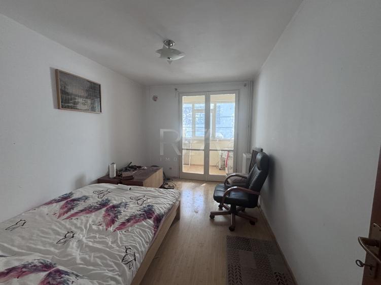 Apartament cu 4 camere decomandat în Titan