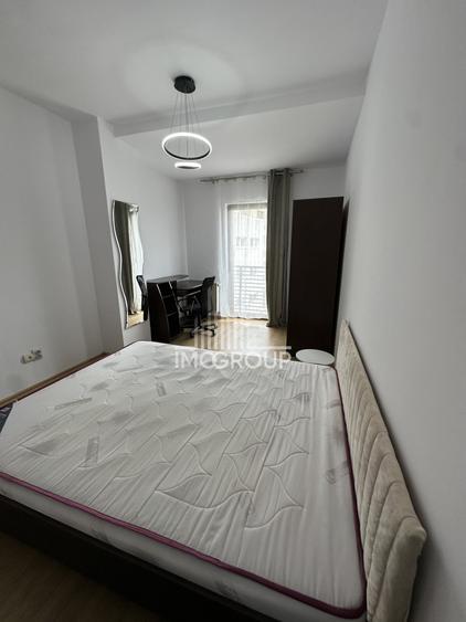 Apartament cu 3 camere semidecomandat, mobilat în Semicentral