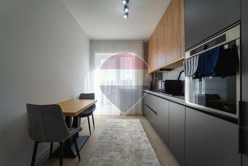 Apartament cu 2 camere decomandat, mobilat în Tractorul