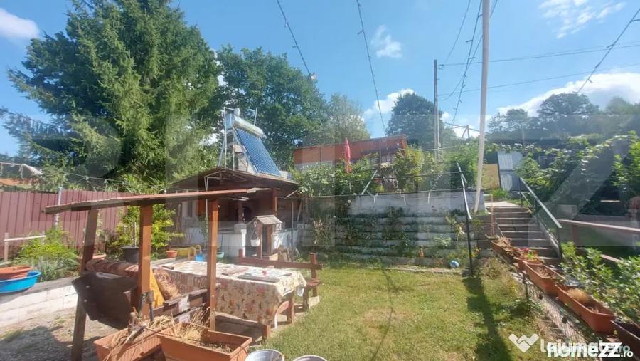 Casă cu 7 camere cu Teren 1580 Mp în Central
