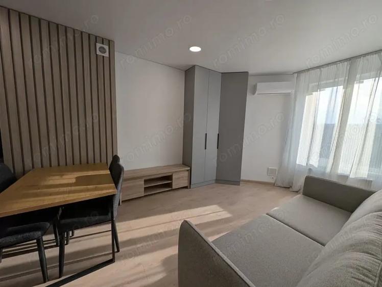Garsonieră decomandată în 15 Noiembrie