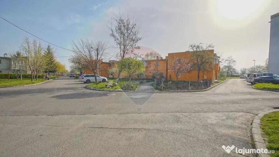 Apartament cu 4 camere semidecomandat în Stupini