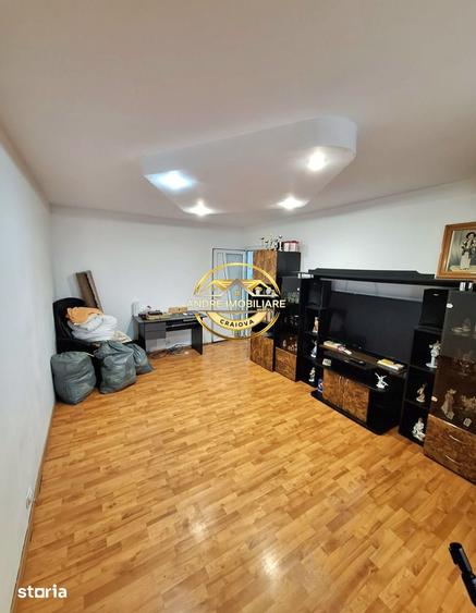 Apartament cu 2 camere decomandat în Calea București