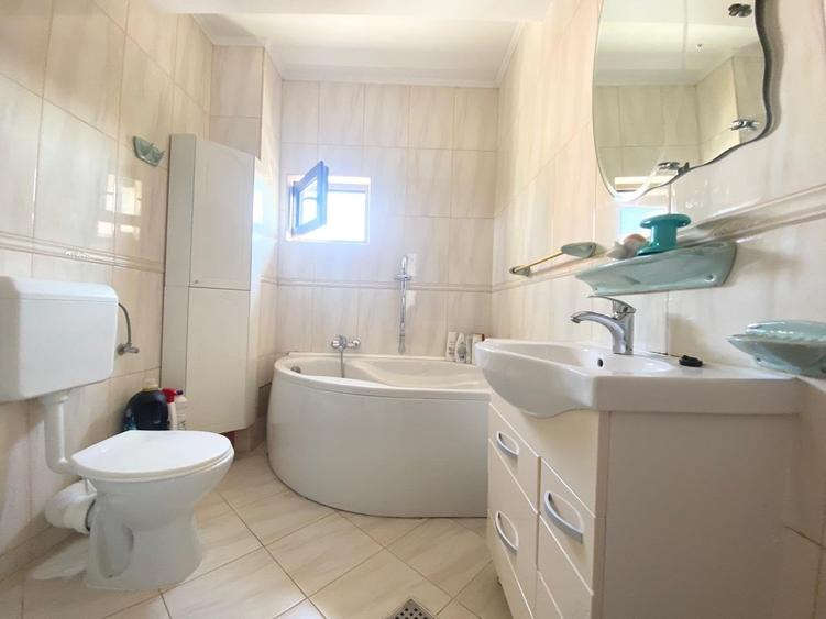 Apartament cu 5 camere în Domenii