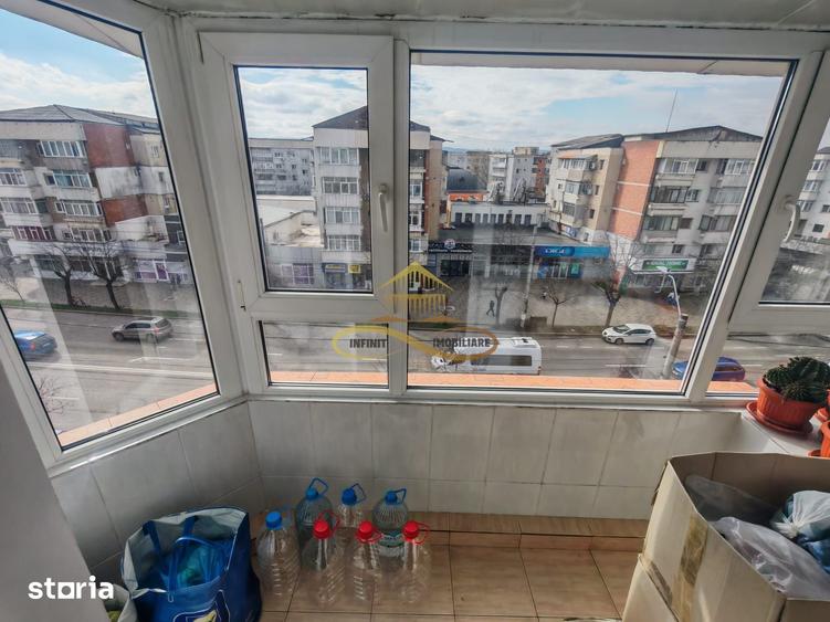 Apartament cu 3 camere decomandat în Dofteana