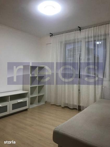 Apartament cu 3 camere decomandat în Tei