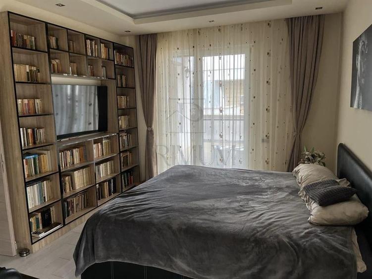 Apartament cu 3 camere decomandat, mobilat în Dumbrăvița