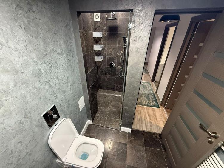 Apartament cu 3 camere decomandat în E3