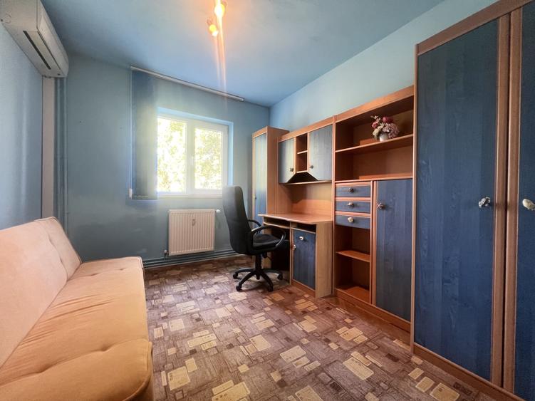 Apartament cu 3 camere semidecomandat, mobilat în Cetății