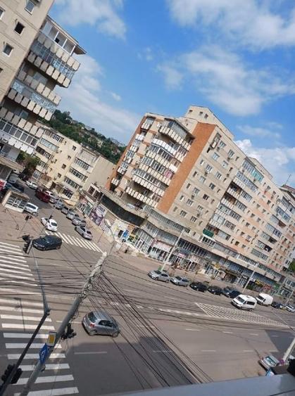 Apartament cu 3 camere decomandat, mobilat în Gară