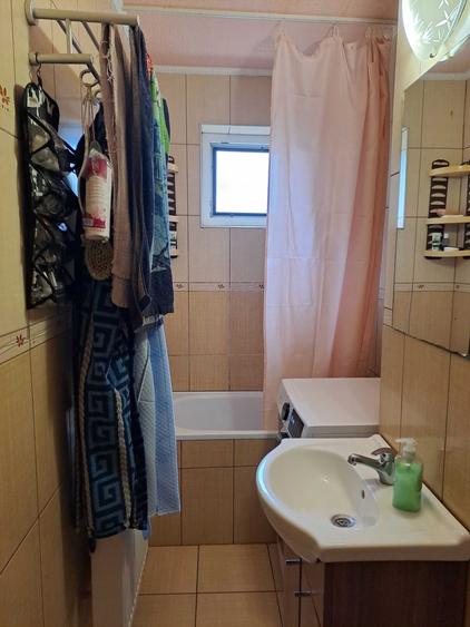 Apartament cu 2 camere nedecomandat în 14 Mai