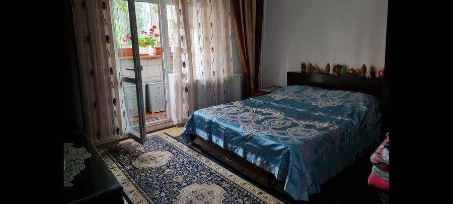 Apartament cu 3 camere decomandat în Vitan