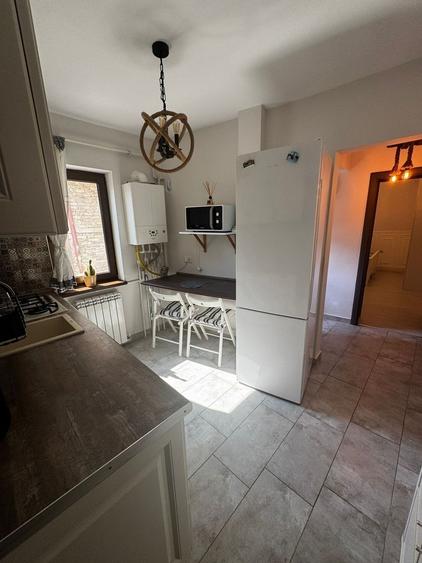 Apartament cu 2 camere decomandat, mobilat în Peninsula