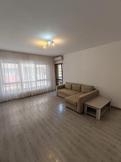 Apartament cu 3 camere decomandat, mobilat în Metalurgiei