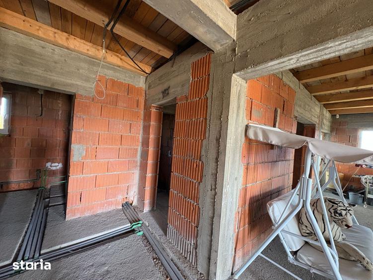 Casă cu 3 camere cu Teren 1400 Mp în Dârste
