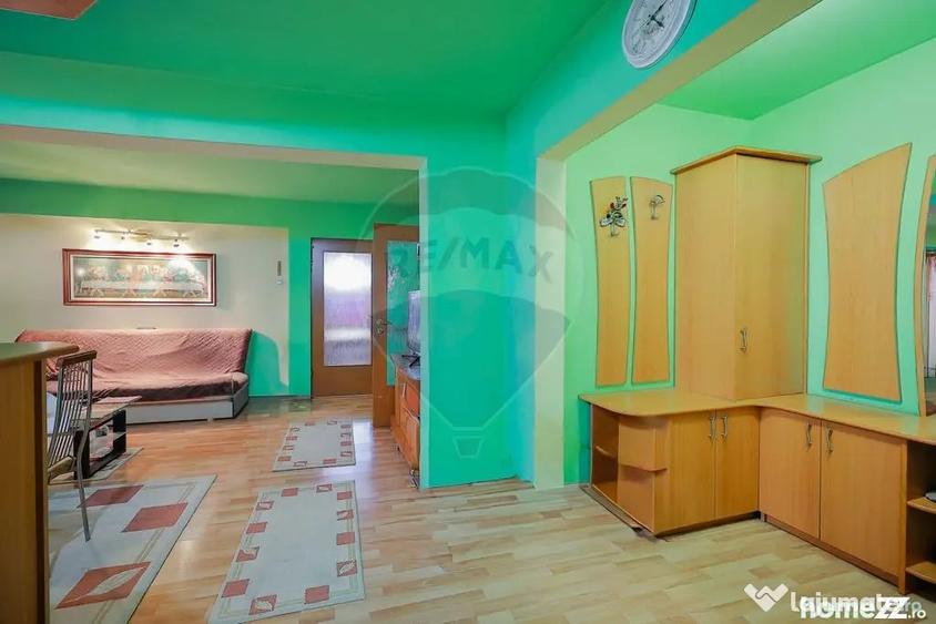Apartament cu 4 camere decomandat în Rogerius