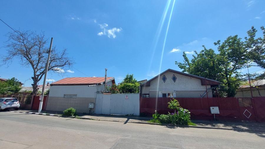 Casă individuală cu 4 camere cu Canalizare în 23 August (Cațelul)