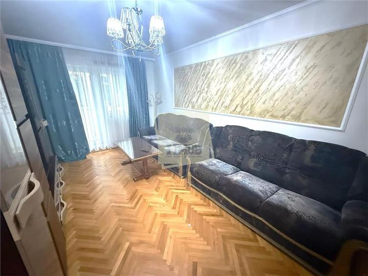 Apartament cu 3 camere decomandat, mobilat în Calea Dumbrăvii