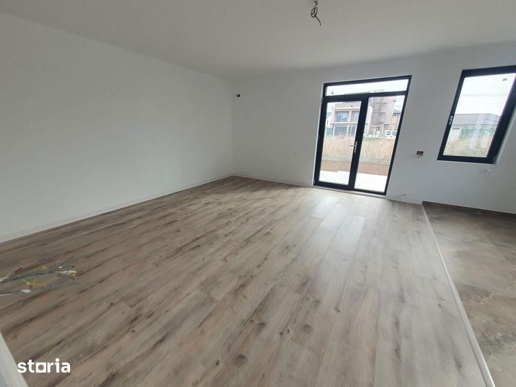 Casă cu 3 camere cu Teren 300 Mp în Central