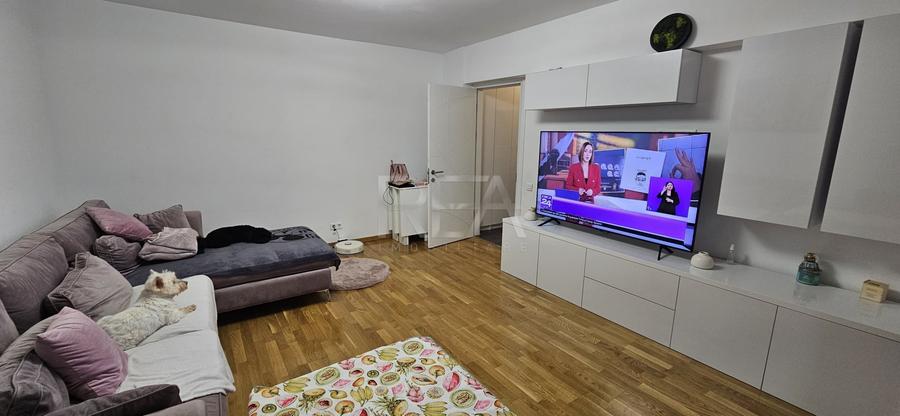 Apartament cu 3 camere decomandat, mobilat în Decebal