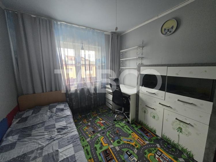 Apartament cu 3 camere decomandat, mobilat în Ștrand