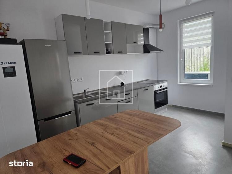 Casă cu 5 camere cu Teren 160 Mp în Cristian