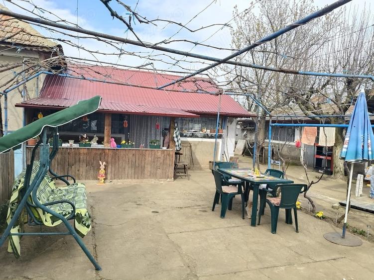 Casă cu 4 camere cu Teren 1500 Mp în Dârvari