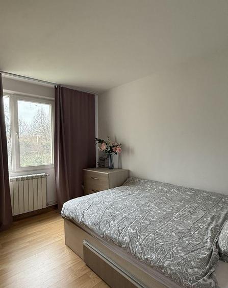 Apartament cu 3 camere decomandat, mobilat în Titan