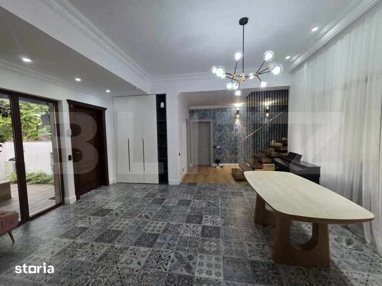 Casă cu 6 camere cu Teren 778 Mp în Păulești