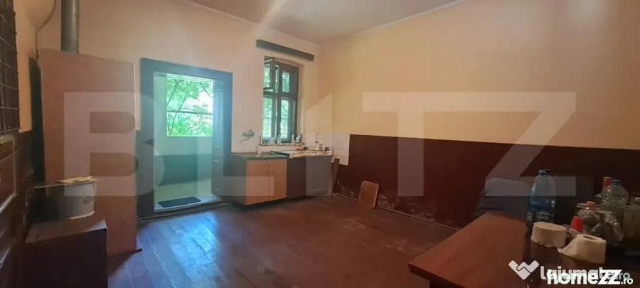 Casă cu 5 camere cu Teren 500 Mp în Berivoi