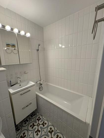 Apartament cu 3 camere nedecomandat în Titan