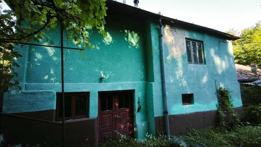 Casă cu 3 camere în Central
